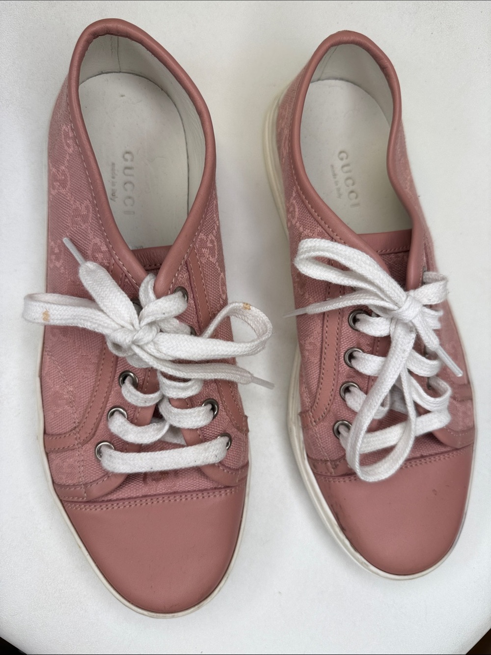 Gucci Pink Lace-Panel Low-Top Sneakers